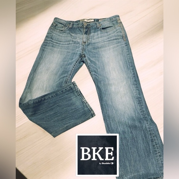 Buckle BKE Tyler Jeans Straight Leg Medium Wash Blue Denim Distressed Stretch33S - Picture 5 of 16
